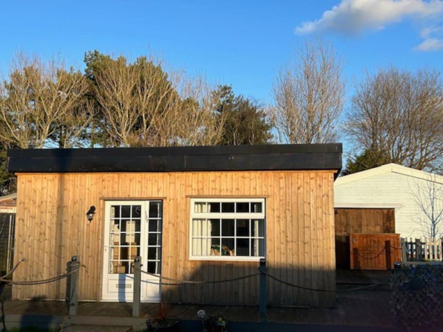 The Chalet By Hip Haus Humberston Exterior photo